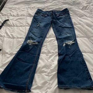 Size 6 regular American eagle artist flare jeans!